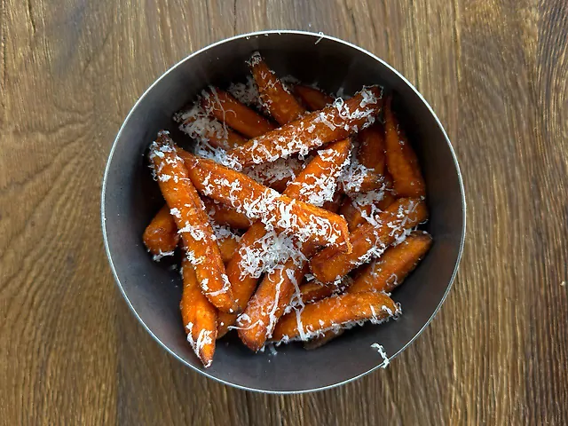 Батат фрі з пармезаном та трюфельною олією