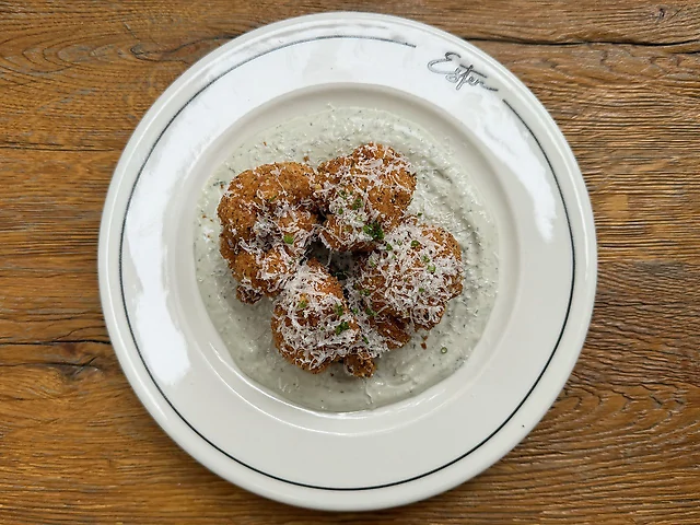 Цвітна капуста панко з соусом горгондзола