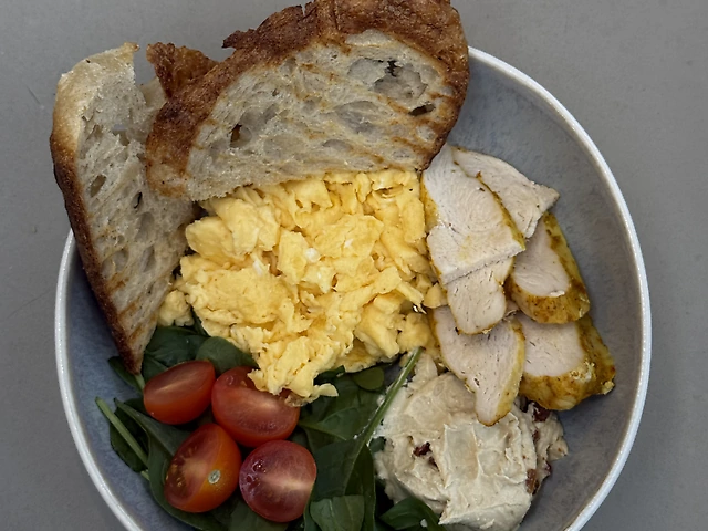 Скрембл з куркою: 