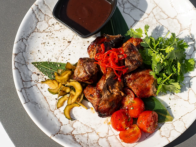 Свинина гриль в соусі місо-перцевий BBQ