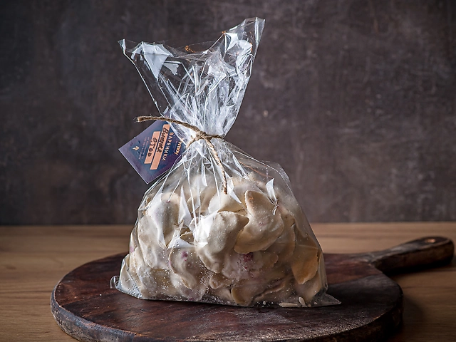 ВАРЕНИКИ З СОКОВИТОЮ ВИШНЕЮ