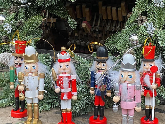 Лускунчики