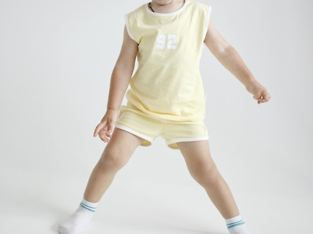 Костюм майка+шорти жовті 92