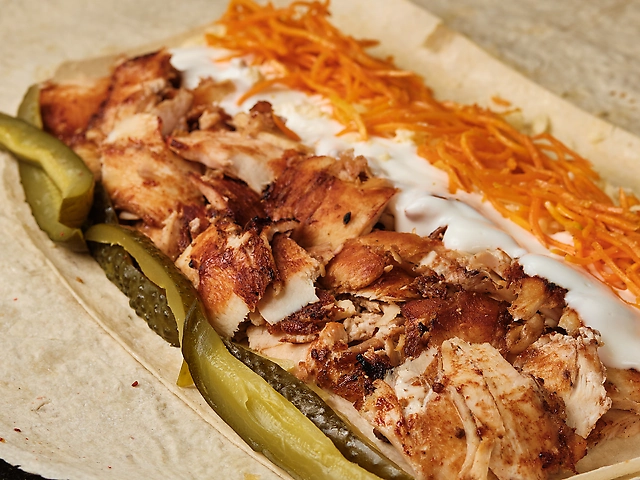 Шаурма куриная с морковкой