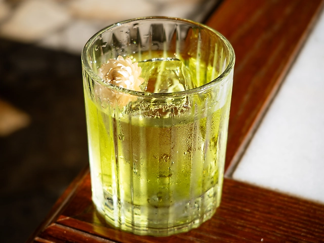 Gin Gimlet Basil Pitachio