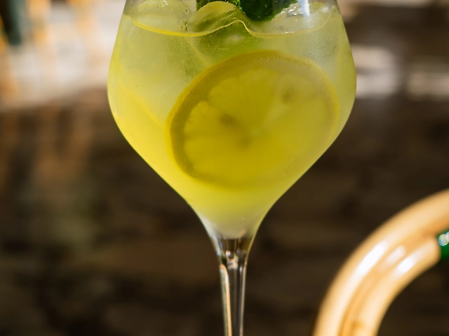 Limoncello Spritz
