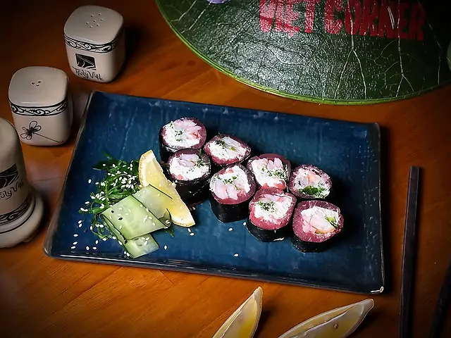 Рол з тунцем та креветками